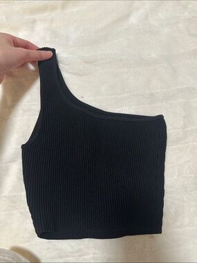Aritzia Black One-Shoulder Ribbed Crop Top